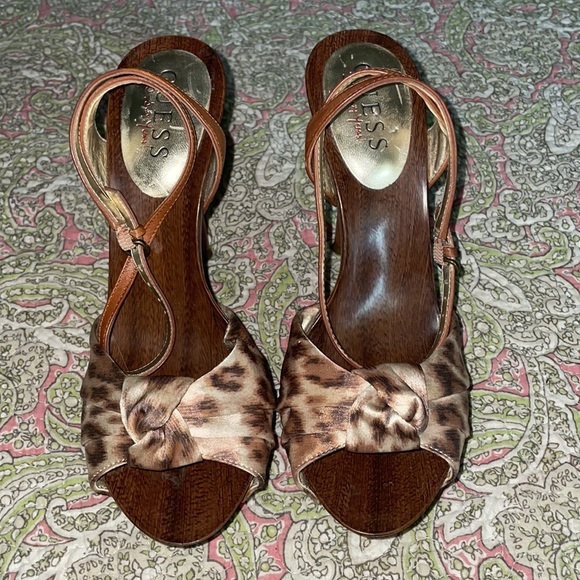 Guess 30 Sexy Years animal print, wooden, wrap around the ankle heels sz 6 1/2 - Picture 2 of 6